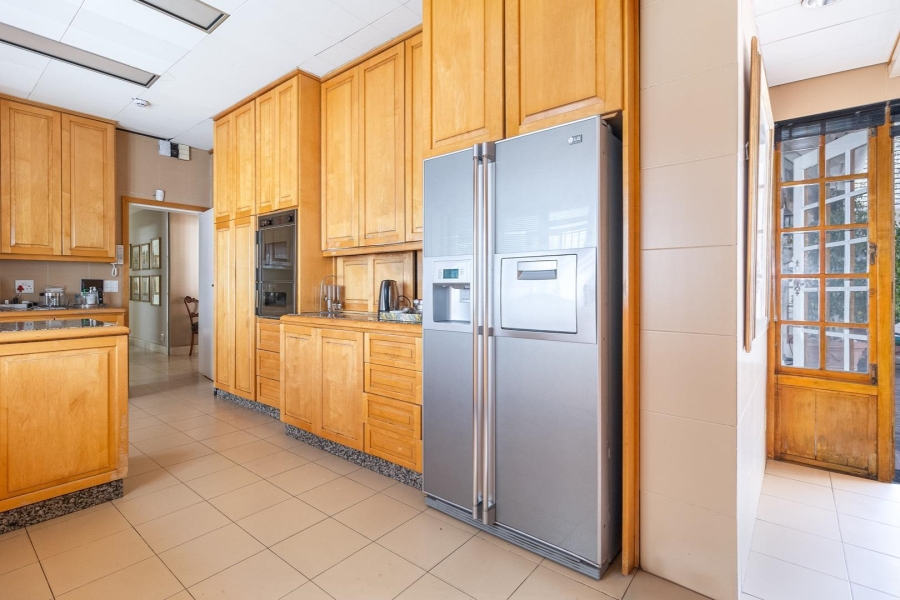 To Let 4 Bedroom Property for Rent in Fresnaye Western Cape